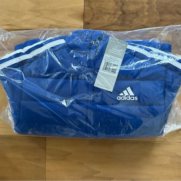 Brand New Boys Adidas Blue Puffer Jacket Coat, Midweight, Size 4/5 - Picture 3 of 5